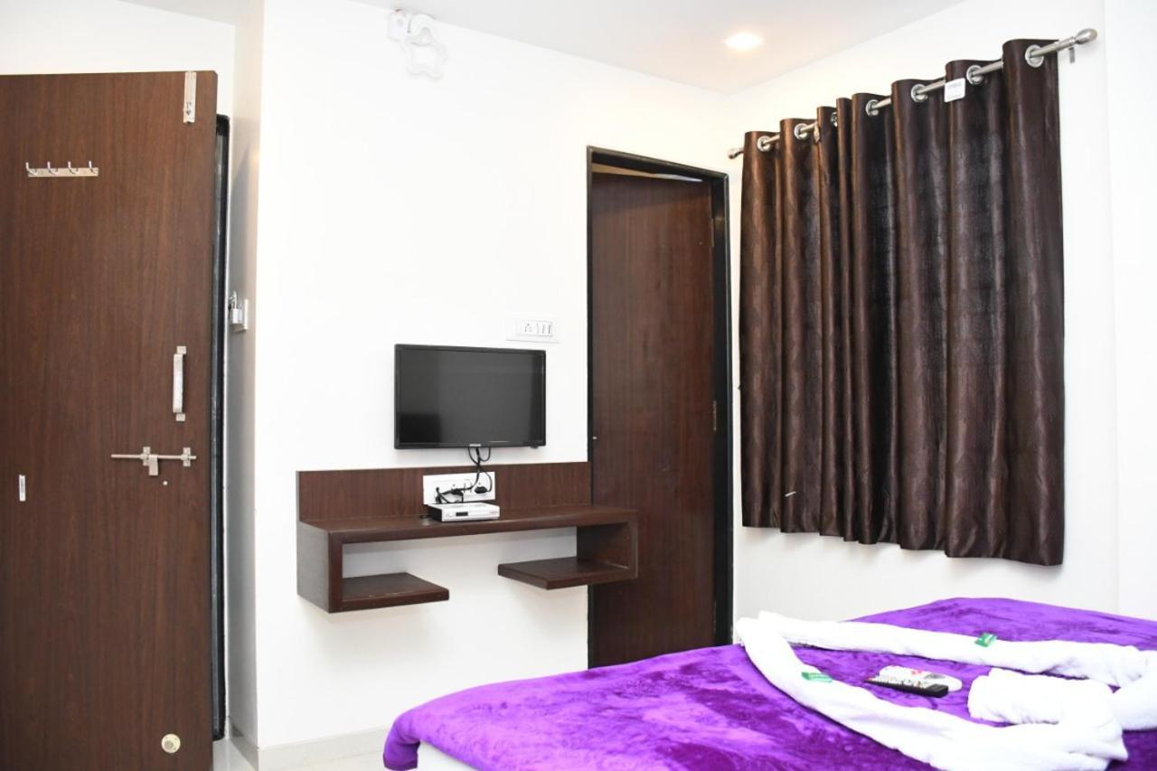Hotel Sai Shatabdi 쉬르디 외부 사진