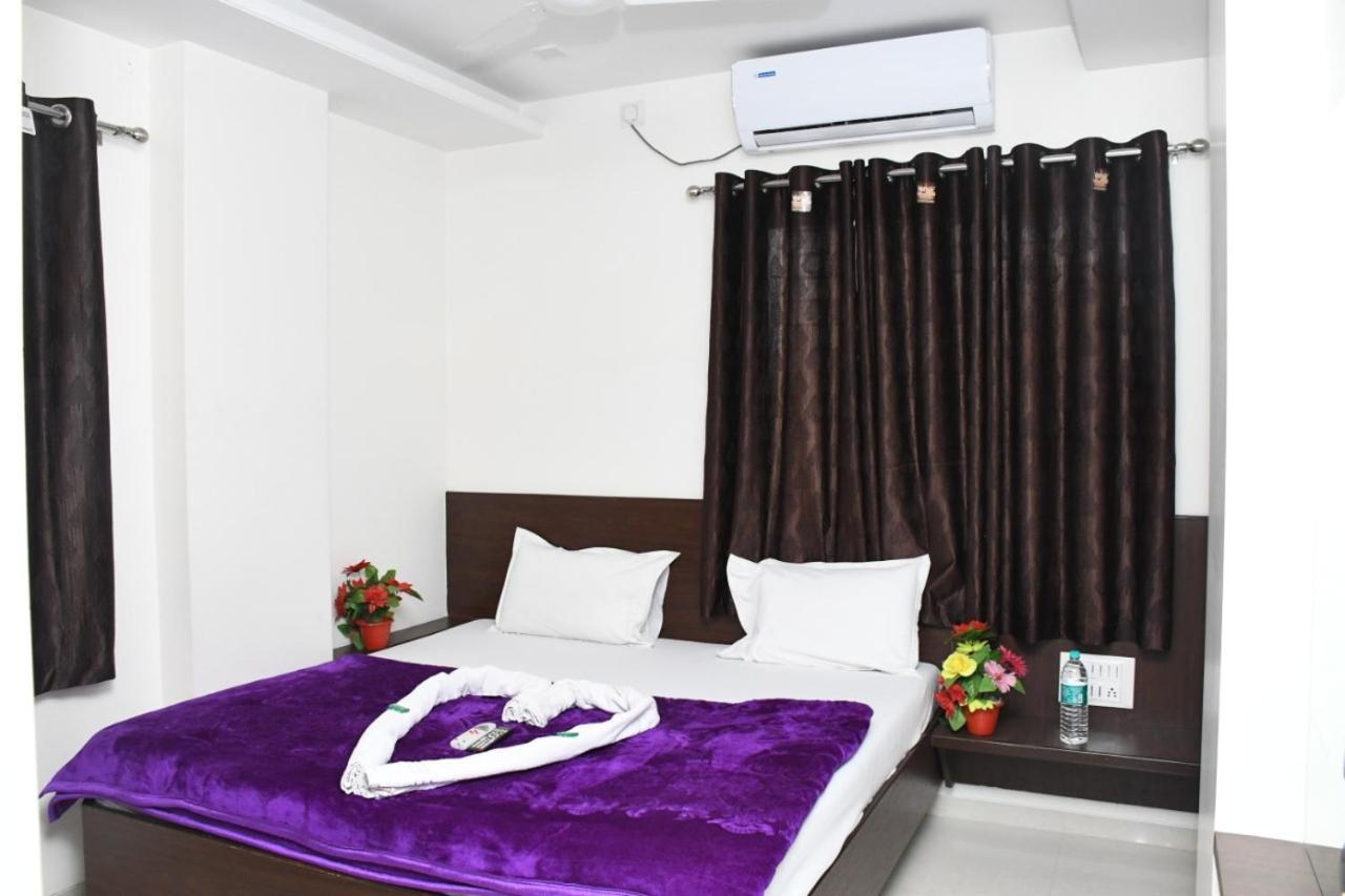 Hotel Sai Shatabdi 쉬르디 외부 사진