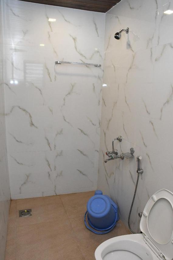 Hotel Sai Shatabdi 쉬르디 객실 사진